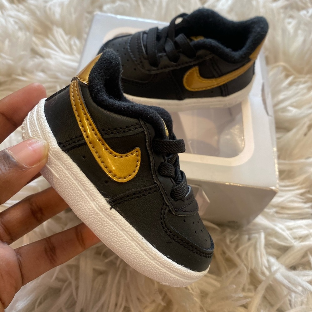 Air Force 1 baby crib sneakers 2c